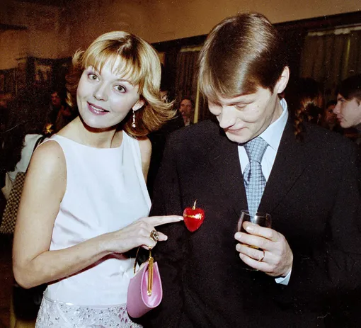 Юлия Меньшова и Игорь Гордин поженились в 1996 году Юлия Меньшова и Игорь Гордин поженились в 1996 году