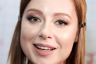 «Они виновники моей анорексии»: Юлии Савичевой предложили «подрезать» скулы «Они виновники моей анорексии»: Юлии Савичевой предложили «подрезать» скулы