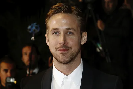 Суд предписал фанатке Райана Гослинга не приближаться к актеру и его семье Суд предписал фанатке Райана Гослинга не приближаться к актеру и его семье