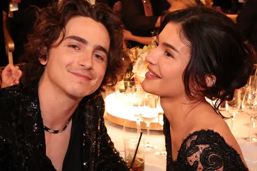 Тимоти Шаламе пришлось извиняться перед Кайли Дженнер после ее сюрприза в день его рождения Тимоти Шаламе пришлось извиняться перед Кайли Дженнер после ее сюрприза в день его рождения