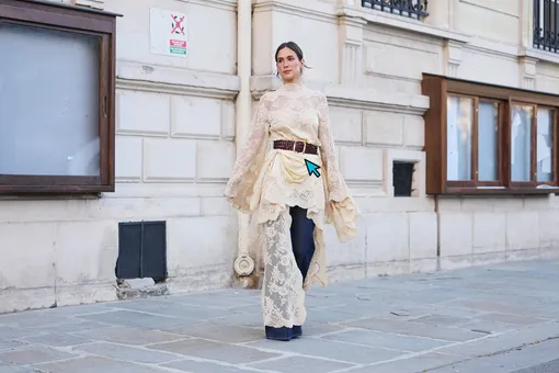 Прощай, оверсайз! Почему в 2026-м году мы снова учимся подчеркивать талию Прощай, оверсайз! Почему в 2026-м году мы снова учимся подчеркивать талию