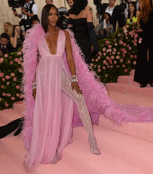 Наоми Кэмпбелл на Met Gala в 2019 году Наоми Кэмпбелл на Met Gala в 2019 году