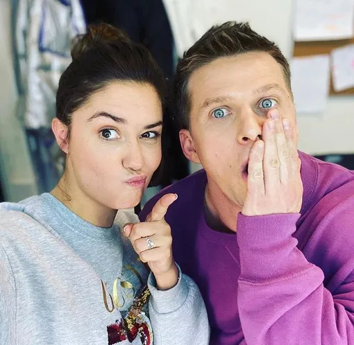 Агата Муцениеце с Романом Курцыным