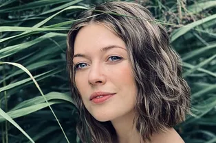 «У меня глуповатая улыбка и тяжелый живот»: звезда сериала «Султан моего сердца» Александра Никифорова беременна «У меня глуповатая улыбка и тяжелый живот»: звезда сериала «Султан моего сердца» Александра Никифорова беременна