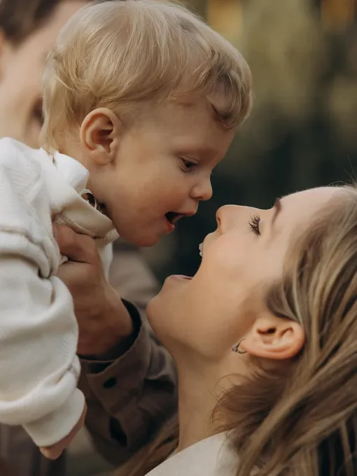 Арсений и его мама Юлия Липницкая