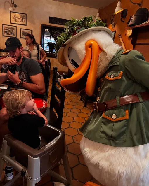 Данило Галлинари с женой и детьми