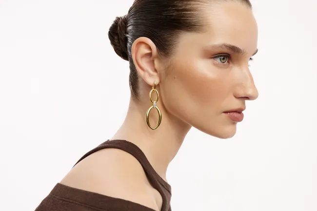 Золото дорожает, а украшения — нет: Известный ювелирный бренд запускает модную коллекцию