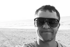 «Вытолкал ее, но сам пошел на дно»: футболист Денис Грибахо погиб, спасая девушку в шторм в Крыму «Вытолкал ее, но сам пошел на дно»: футболист Денис Грибахо погиб, спасая девушку в шторм в Крыму