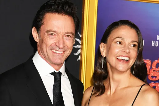 Хью Джекман впервые после развода появился на красной дорожке вместе с Саттон Фостер Хью Джекман впервые после развода появился на красной дорожке вместе с Саттон Фостер