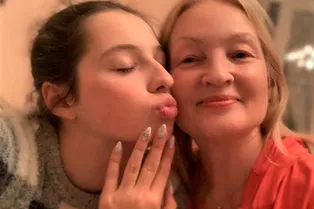 «Аришенька с бабушкой»: Анастасия Волочкова показала редкое фото мамы и дочери «Аришенька с бабушкой»: Анастасия Волочкова показала редкое фото мамы и дочери