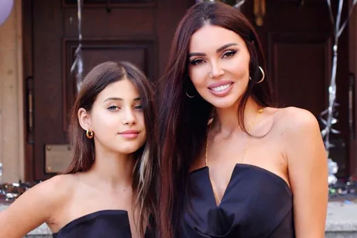 «Как могут взрослые люди оскорблять ребенка? Дико!»: Оксану Самойлову шокировали нападки хейтеров на ее 12-летнюю дочь «Как могут взрослые люди оскорблять ребенка? Дико!»: Оксану Самойлову шокировали нападки хейтеров на ее 12-летнюю дочь