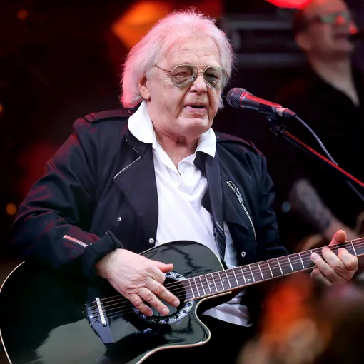 Юрий Антонов продолжает активно работать