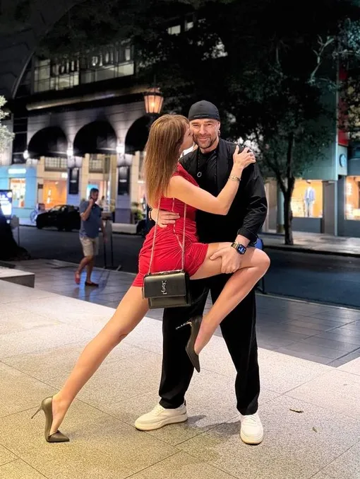 Полина Диброва и Роман Товстик станцевали танго Полина Диброва и Роман Товстик станцевали танго