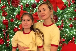 «Я испытываю терпение своих детей»: Полина Гагарина показала, как ее дочь упала в лесу