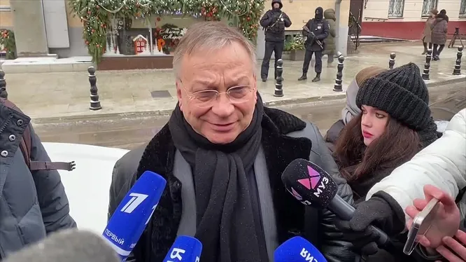 Нажми и смотри