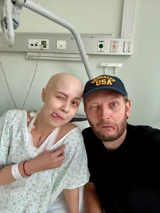 Супруги отметили 19 лет совместной жизни