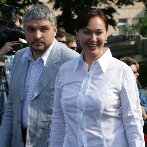 Игорь Бухаров и Лариса Гузеева сыграли свадьбу в 1999 году Игорь Бухаров и Лариса Гузеева сыграли свадьбу в 1999 году