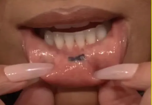 Ким Кардашьян показала секретное тату