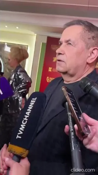 Нажми и смотри