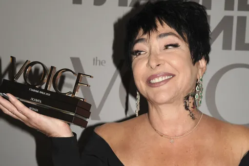 «Я не королева эпатажа»: Лолита получила премию «VOICE: Главные лица» в номинации «Легенда»