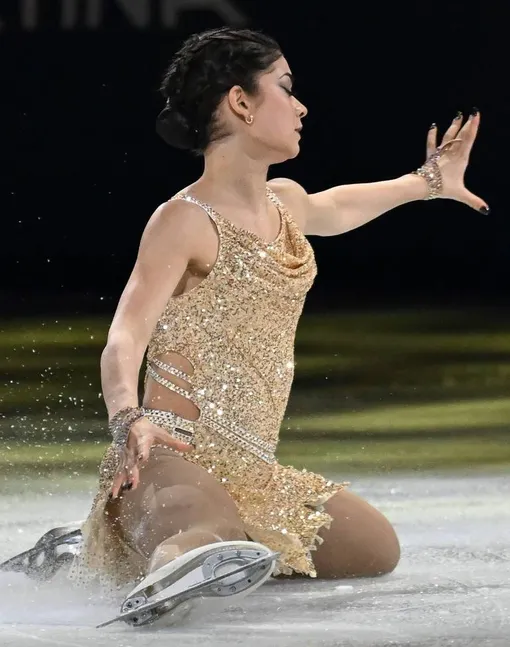 Аделия Петросян упала на гала-вечере