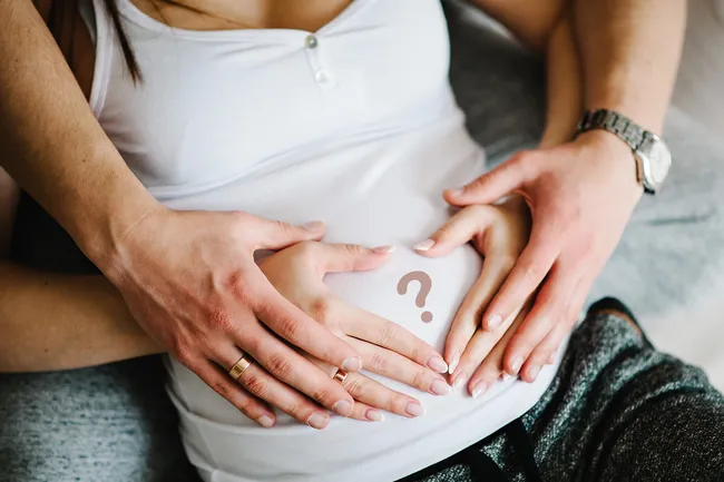 Как возраст отца влияет на здоровье потомства: честный разбор от репродуктолога