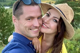 «Муж, а если бы я утонула?!»: Анастасия Макеева упрекнула Малькова на пляже «Муж, а если бы я утонула?!»: Анастасия Макеева упрекнула Малькова на пляже