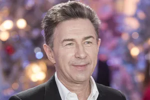 Валерий Сюткин выставил на продажу за полмиллиарда рублей квартиру со столом Наполеона в центре Москвы