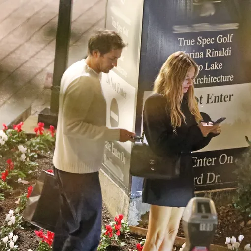 Том Акерли и Марго Робби Том Акерли и Марго Робби