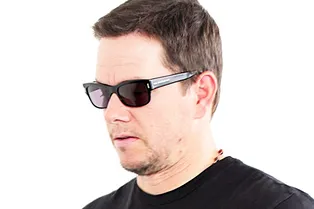 Марк Уолберг не пожалел денег для бродяги