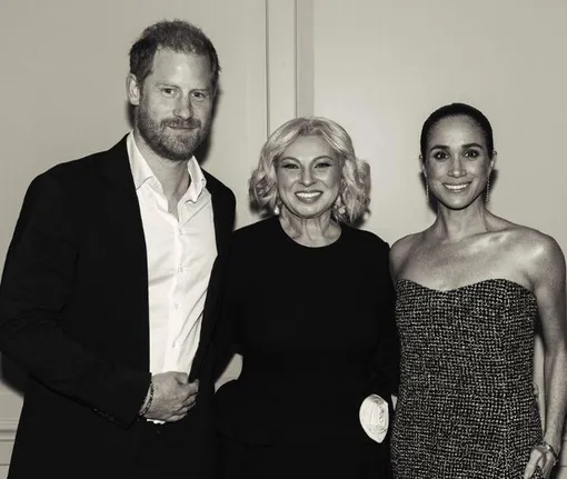 Принц Гарри, Анджела Перл и меган Маркл на мероприятии в Нью-Йорке