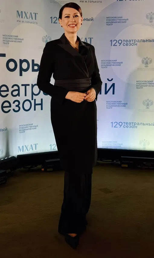 Ирина Безрукова стала актрисой МХАТ Ирина Безрукова стала актрисой МХАТ