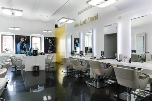 В салоне Jean Louis David ГУМ появилось меню услуг с фиксированными ценами В салоне Jean Louis David ГУМ появилось меню услуг с фиксированными ценами