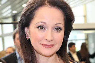 «Я сломала два ребра»: Ольга Кабо впервые отменила спектакли из-за травмы «Я сломала два ребра»: Ольга Кабо впервые отменила спектакли из-за травмы