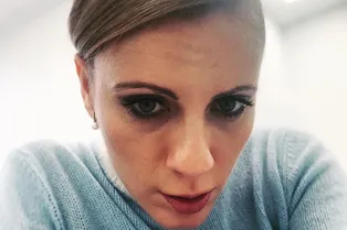 Звезда Comedy Woman Наталья Еприкян вернулась в Россию и появилась на прощании с Александром Масляковым Звезда Comedy Woman Наталья Еприкян вернулась в Россию и появилась на прощании с Александром Масляковым