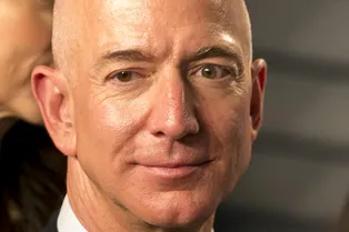 «Неприлично»: Джефф Безос потребовал от брата любовницы $1,7 млн за «голые» фото