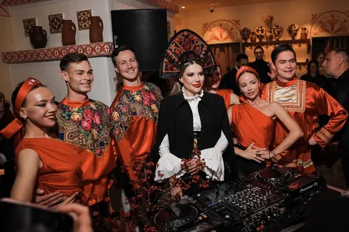 Катя Лель, Митя Фомин, Наташа Королева на жаркой премьере «Калинки» от Katya Guseva Катя Лель, Митя Фомин, Наташа Королева на жаркой премьере «Калинки» от Katya Guseva