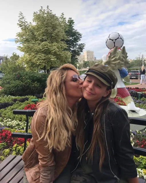 Алдонина унаследовала талант матери, отмечают поклонники Юлии Алдонина унаследовала талант матери, отмечают поклонники Юлии