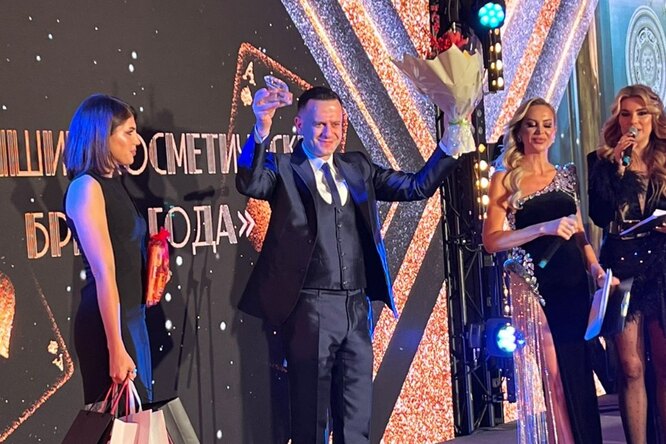 Natura Siberica признан лучшим косметическим брендом — премия Fashion New Year Awards Natura Siberica признан лучшим косметическим брендом — премия Fashion New Year Awards