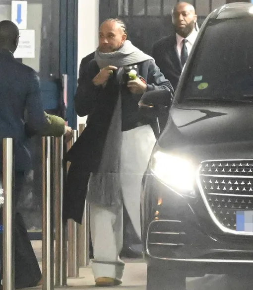 Льюис Хэмилтон прилетел с Ким Кардашьян во Францию