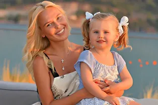 Пелагея показала, как воспитывает 3-летнюю дочь без участия мужа: забавное видео Пелагея показала, как воспитывает 3-летнюю дочь без участия мужа: забавное видео