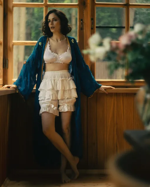 Юлия Снигирь в ретро-образе