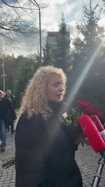 Нажми и смотри