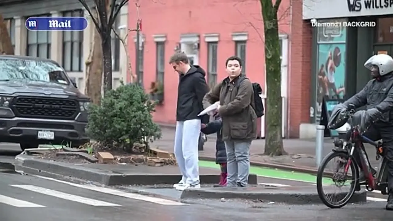 Нажми и смотри