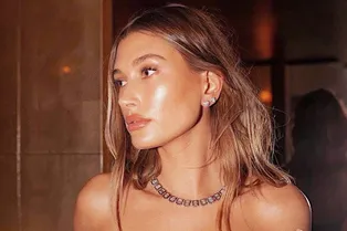 «Сексуальная и очень нежная!»: Хейли Бибер в провокационной съемке вызвала ажиотаж