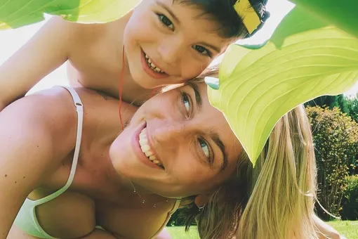 После пробуждения: Нино Нинидзе в белье устроила трогательную фотосессию с сыном После пробуждения: Нино Нинидзе в белье устроила трогательную фотосессию с сыном