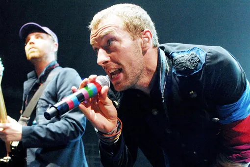 «Мой прекрасный брат!»: лидер группы Coldplay Крис Мартин на концерте в Сеуле спел для фаната из России «Мой прекрасный брат!»: лидер группы Coldplay Крис Мартин на концерте в Сеуле спел для фаната из России