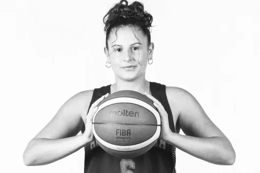 Умерла в 30 лет от тяжелой болезни бывшая баскетболистка московского «Динамо» Тиана Мангакайя Умерла в 30 лет от тяжелой болезни бывшая баскетболистка московского «Динамо» Тиана Мангакайя