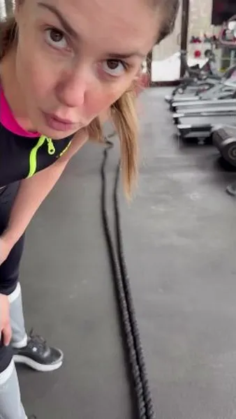 Нажми и смотри