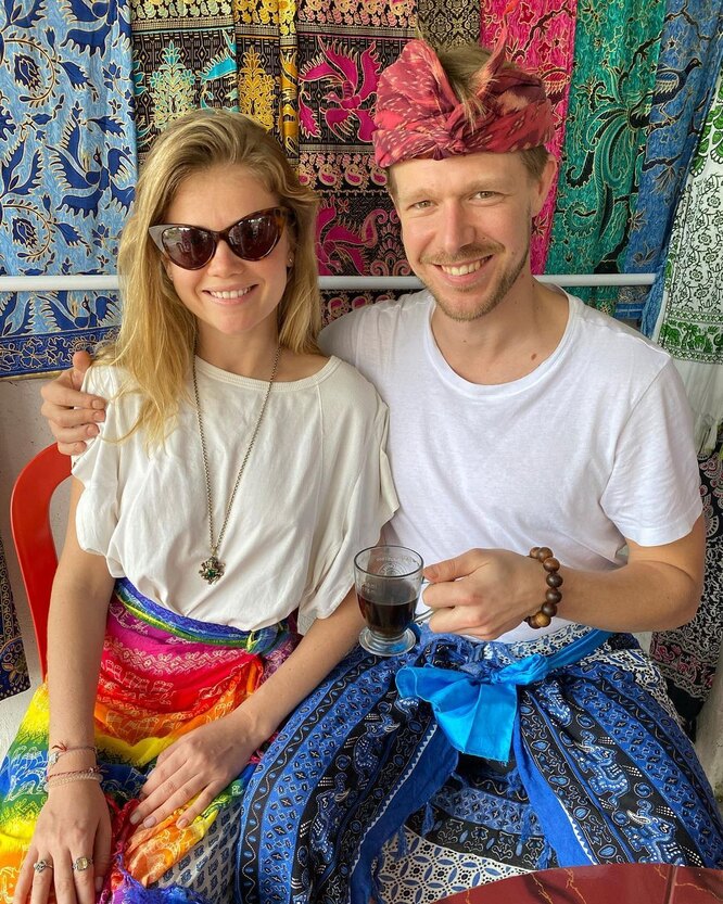 Вы замечательная пара!": Никита Ефремов снялся с любимой в алтайской долине